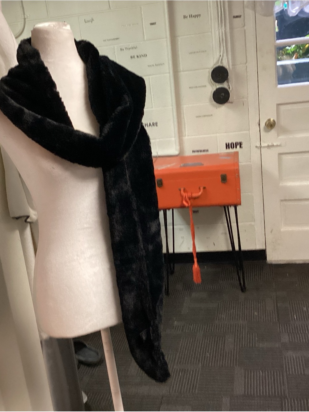 Black Faux Fur Throw Scarf -CEJEN